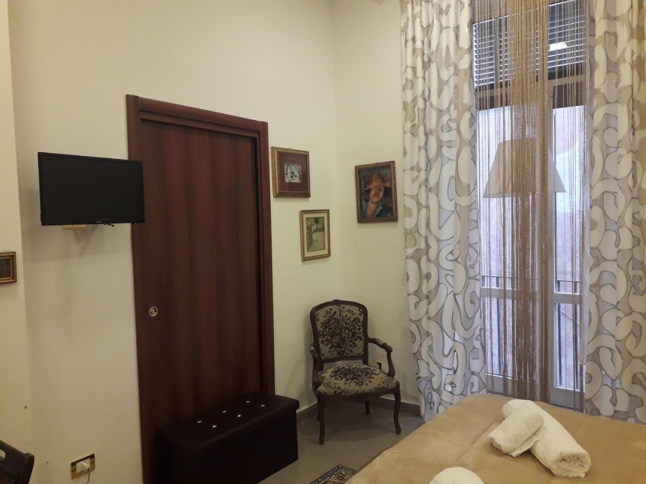 Room Don Carlo Napoli Esterno foto